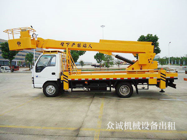 高空作業(yè)車(chē)出租3